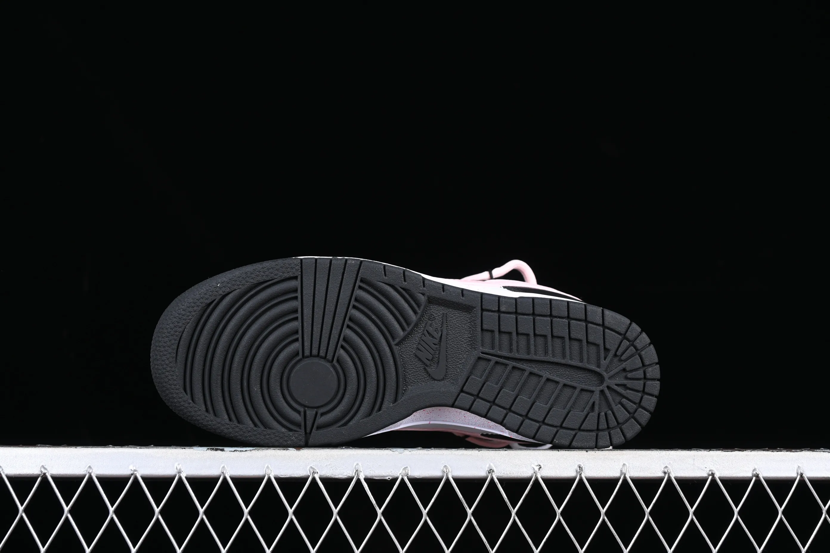 All Categories Nk SB Dunk Series Nk SB Dunk Low Low-top sneakers Nk Dunk Low "Multi Color" Vibrant three hooks Customized version of deconstructed strap casual sneakers FD4623-131